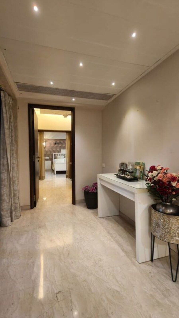 Living Room, kumar-peninsula 6 Bedroom 6819 Sq.Ft. Apartment In Baner Pune 10235048