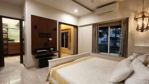 Bedroom in 6 BHK Apartment at Kumar Peninsula, Baner – for Sale