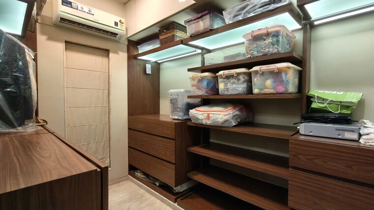 Kitchen, kumar-peninsula 6 Bedroom 6819 Sq.Ft. Apartment In Baner Pune 10235048
