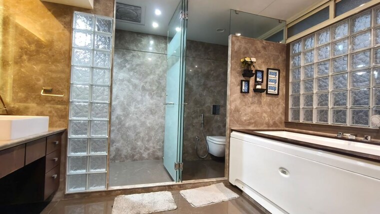 Bathroom, kumar-peninsula 6 Bedroom 6819 Sq.Ft. Apartment In Baner Pune 10235048