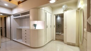 Bathroom in 6 BHK Apartment at Kumar Peninsula, Baner – for Sale