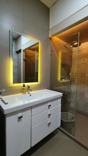 Bathroom in 6 BHK Apartment at Kumar Peninsula, Baner – for Sale