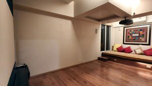 Room in 6 BHK Apartment at Kumar Peninsula, Baner – for Sale