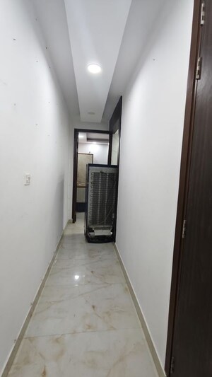Building Lobby in 2 BHK Builder Floor at Govindpuri – for Rent