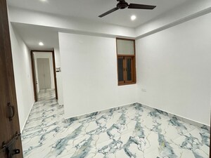Room in 1 BHK Builder Floor at Saket – for Rent