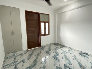 Room in 1 BHK Builder Floor at Saket – for Rent