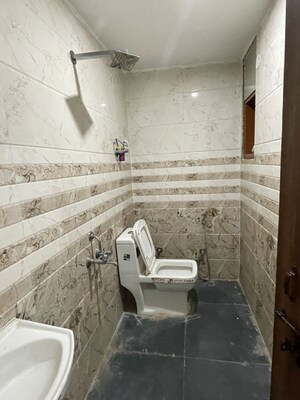 Bathroom in 1 BHK Builder Floor at Saket – for Rent