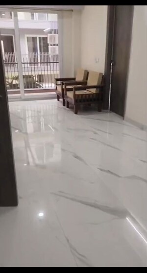 Kitchen in 2.5 BHK Builder Floor at Smart World Gems, Sector 89 – for Sale