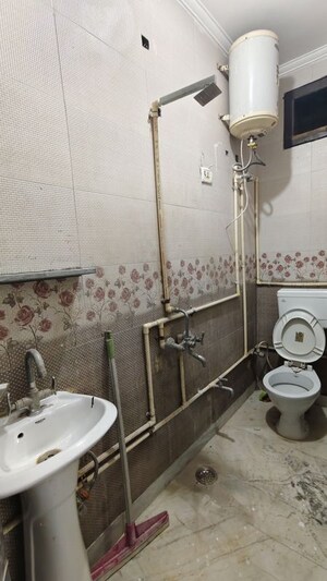 Team Area in 2 BHK Builder Floor at Govindpuri – for Sale