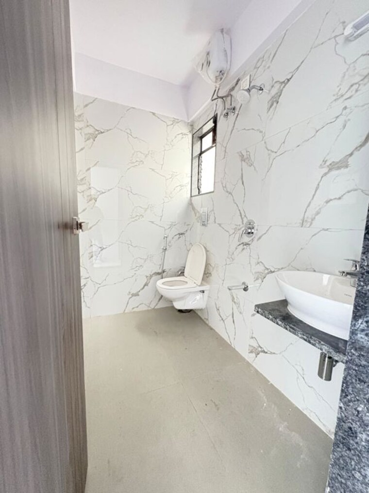 Bathroom, h-rishabraj-saffron-peace 2 Bedroom 704 Sq.Ft. Apartment In Borivali West Mumbai 10235137