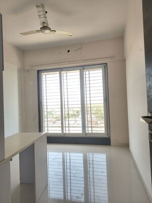 Room in 3 BHK Apartment at Avirahi Homes, Borivali West – for Rent