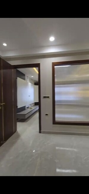 Room in 4 BHK Builder Floor at Sector 89 – for Rent