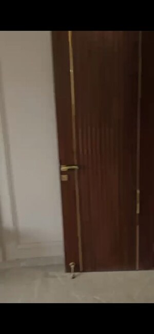 Building Lobby in 4 BHK Builder Floor at Sector 89 – for Rent