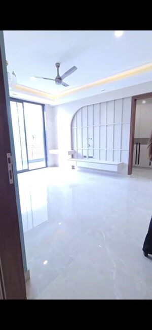 Room in 4 BHK Builder Floor at Sector 89 – for Rent