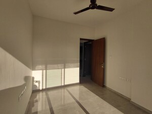 Room in 2 BHK Apartment at Sheth Auris Bliss, Malad West – for Rent