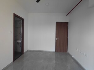 Room in 2 BHK Apartment at Sheth Auris Bliss, Malad West – for Rent