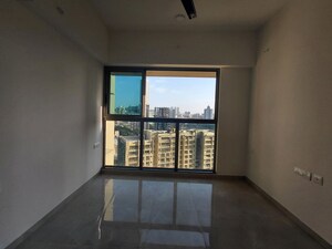 Room in 2 BHK Apartment at Sheth Auris Bliss, Malad West – for Rent