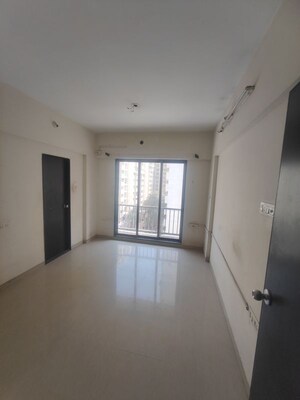 Room in 3 BHK Apartment at Ekta Parks Ville, Virar West – for Sale