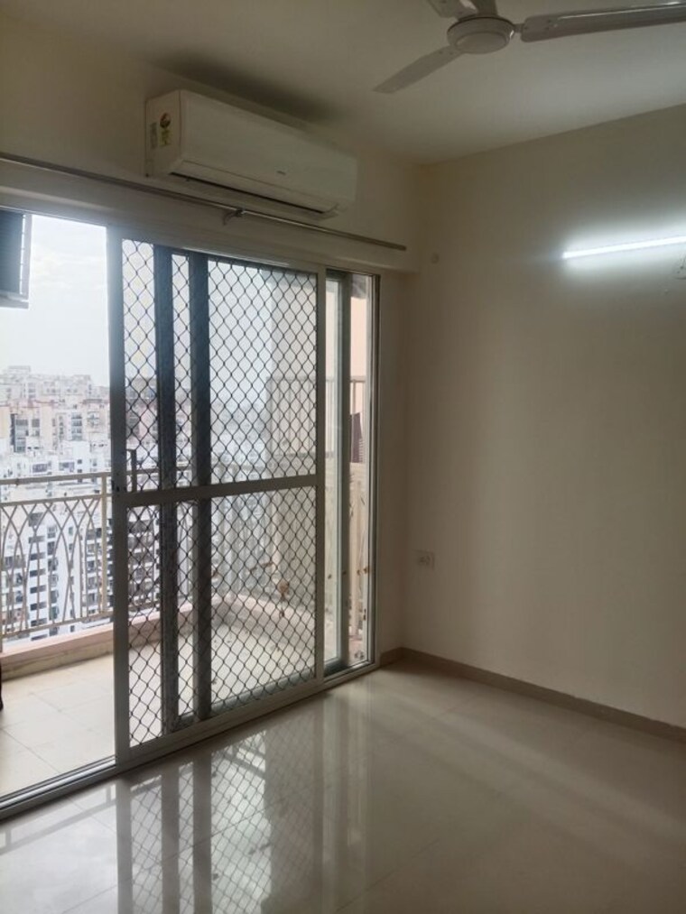 Room, mahagun-mywoods-ii 2 Bedroom 1000 Sq.Ft. Apartment In Sector 16c Greater Noida Greater Noida 10235210