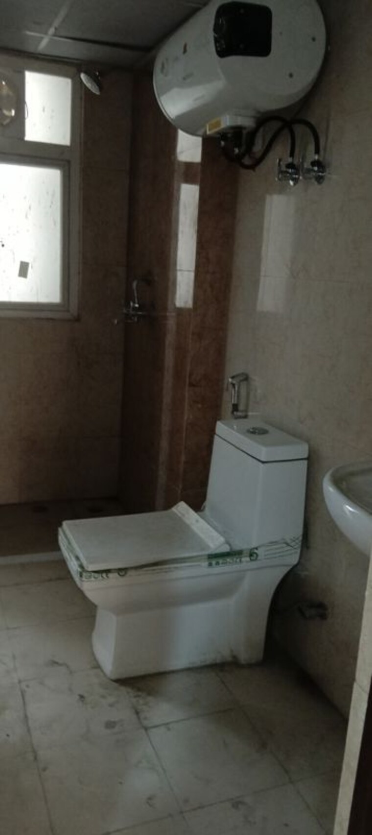 Bathroom, amrapali-heartbeat-city 3 Bedroom 1735 Sq.Ft. Apartment In Sector 107 Noida 10235224
