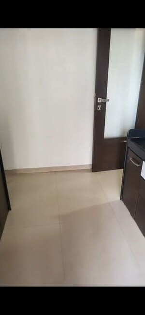 Room in 1 BHK Apartment at Kabra Aurum, Goregaon West – for Rent