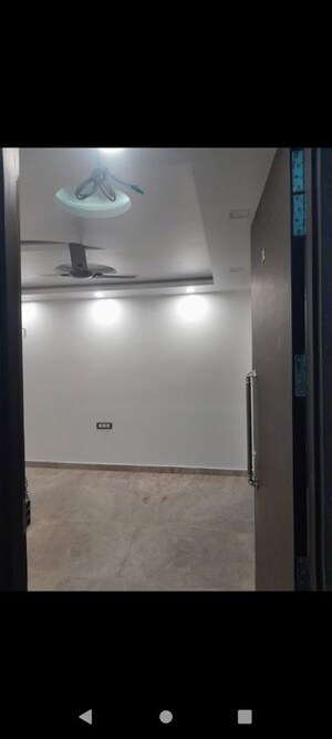 Room in 3 BHK Apartment at Kohli One Malibu Town Plot, Sector 47 – for Rent