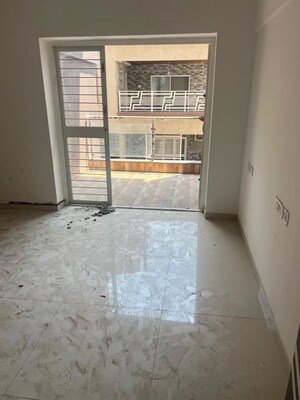 Room in 2 BHK Apartment at Kharadi – for Rent