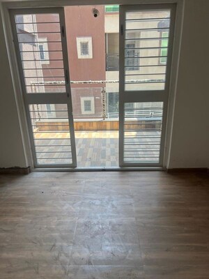 Room in 2 BHK Apartment at Kharadi – for Rent