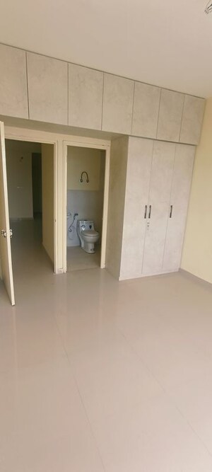 Room in 2 BHK Apartment at Pyramid Midtown, Sector 59 – for Rent