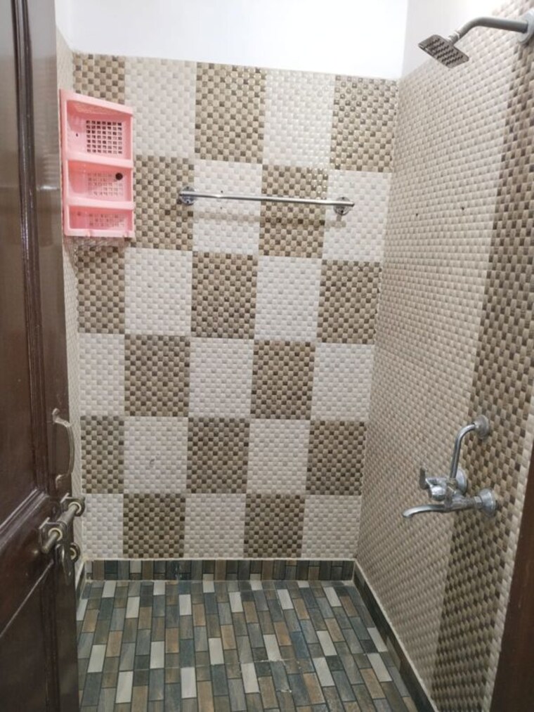 Bathroom, khirki extension 1 Bedroom 450 Sq.Ft. Apartment In Khirki Extension Delhi 10235308