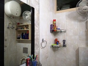 Furnished Amenities in 2 BHK Builder Floor at Kailash Colony – for Rent