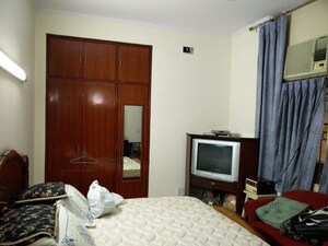 Bedroom in 2 BHK Builder Floor at Kailash Colony – for Rent