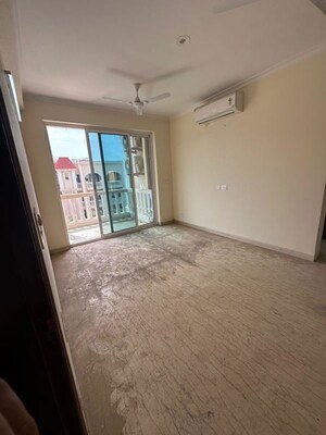 Room in 4 BHK Builder Floor at Ansal API Esencia, Sector 67 – for Sale