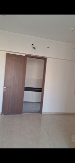 Room in 3 BHK Apartment at Kalpataru Radiance, Goregaon West – for Sale