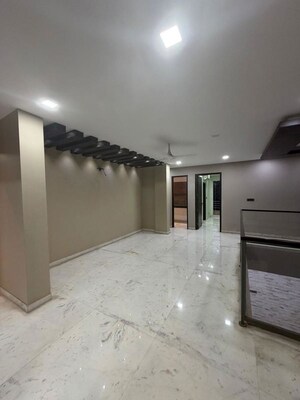 Room in 6+ BHK Independent House at Ansal API Esencia, Sector 67 – for Sale