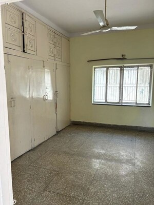 Room in 2 BHK Independent House at Patel Nagar – for Rent