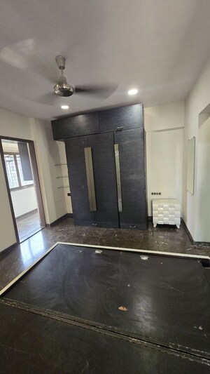 Building Lobby in 2 BHK Apartment at Manju Tower CHS, Andheri West – for Rent