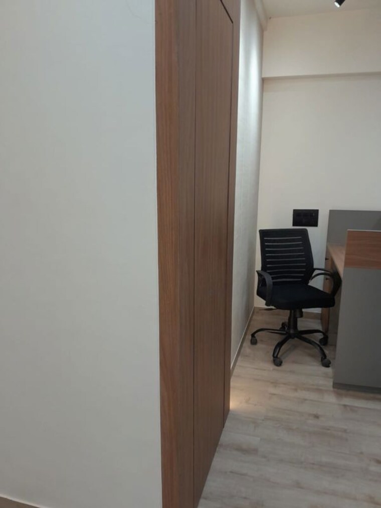 Room, nootan-center-point Commercial Office Space 513 Sq.Ft. In Kandivali West Mumbai 10235407