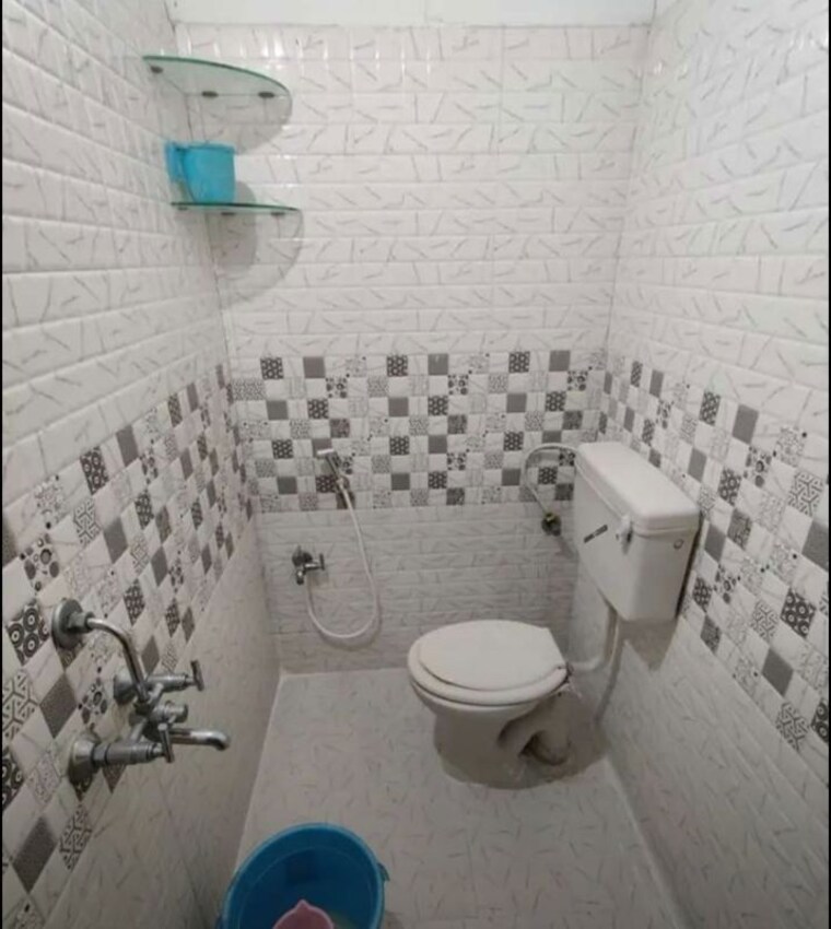 Bathroom, butler colony 3 Bedroom 1520 Sq.Ft. Apartment In Butler Colony Lucknow 10235401