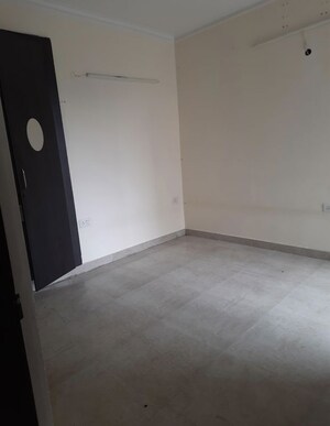 Room in 3 BHK Apartment at SDS NRI Residency Omega II, Omega Ii Greater Noida – for Rent