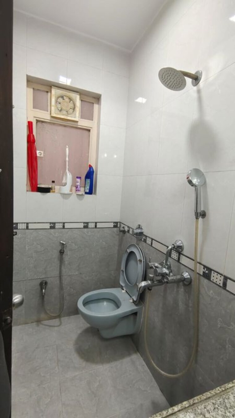 Bathroom, rustomjee-elanza 2 Bedroom 650 Sq.Ft. Apartment In Malad West Mumbai 10235416