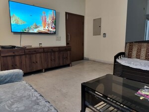 Room in 3.5 BHK Apartment at Unitech Habitat, Pi Greater Noida – for Sale