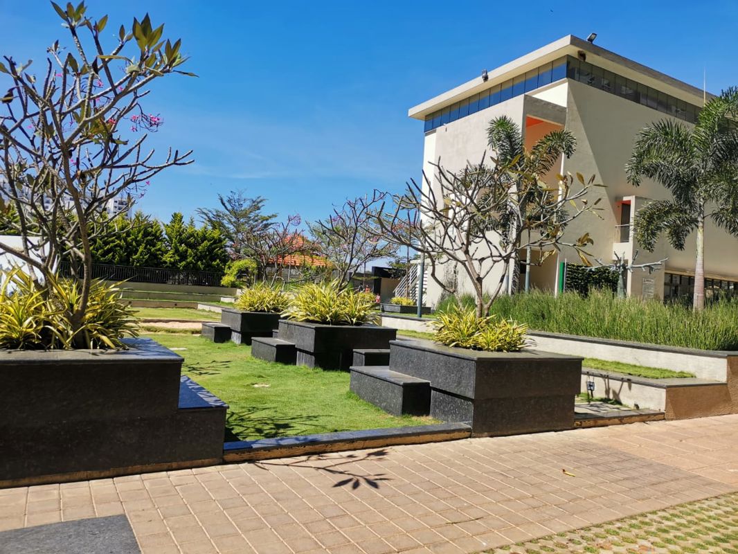 3.5 BHK Apartment For Sale in Prestige Park Grove