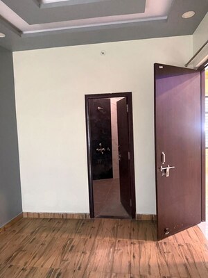 Room in 2 BHK Independent House at Nijampur Malhaur – for Rent