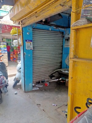  Shop For Sale in Mayur Vihar