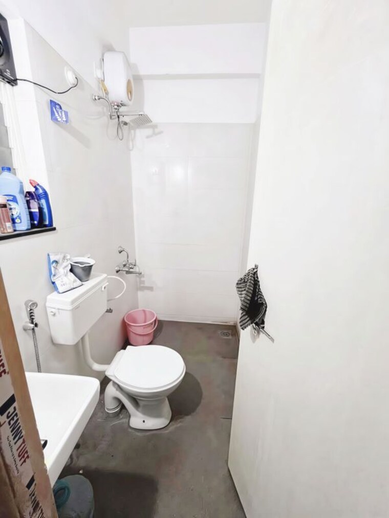 Bathroom, brahma-waterbay 1 RK 180 Sq.Ft. Apartment In Kalyani Nagar Pune 10235448