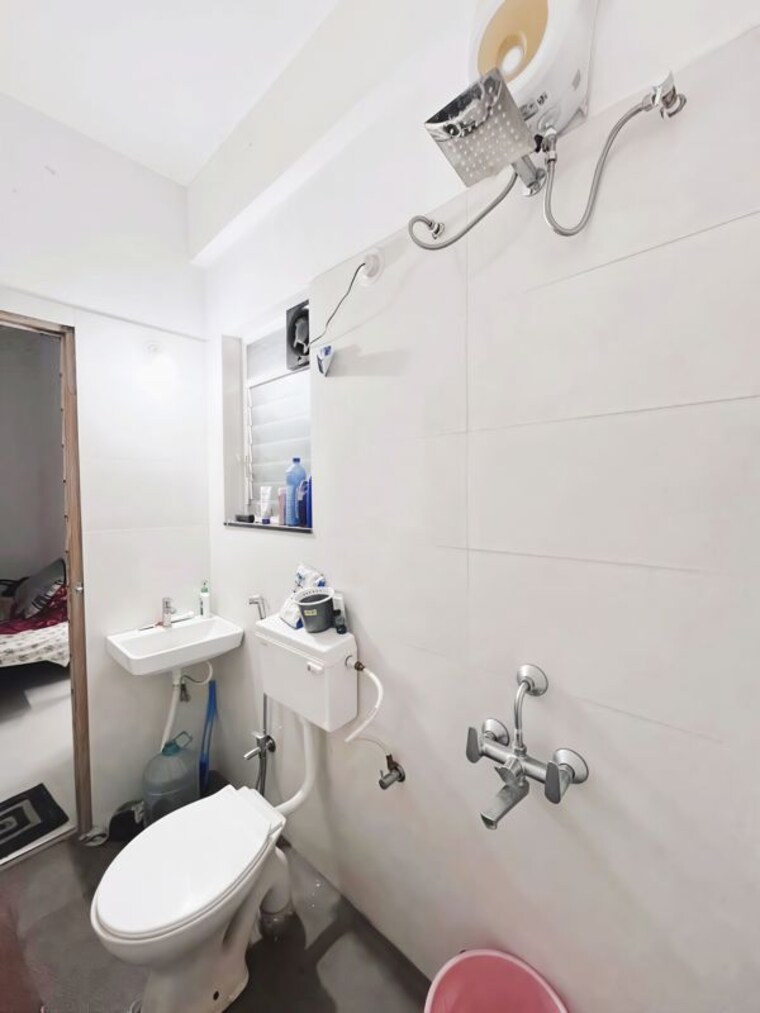 Bathroom, brahma-waterbay 1 RK 180 Sq.Ft. Apartment In Kalyani Nagar Pune 10235448