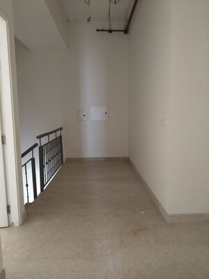 Room in 3 BHK Apartment at Indiabulls Sky Forest, Lower Parel – for Rent