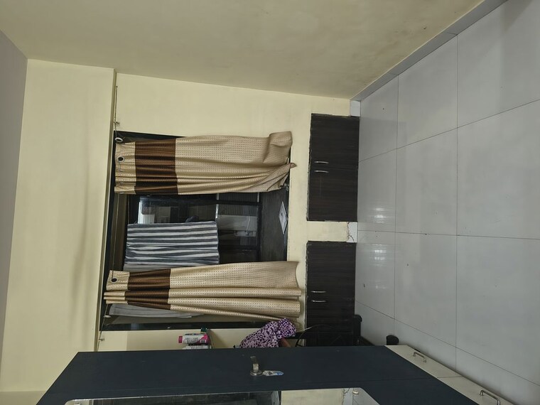 Room, tilak nagar 1 Bedroom 300 Sq.Ft. Apartment In Tilak Nagar Mumbai 10235488