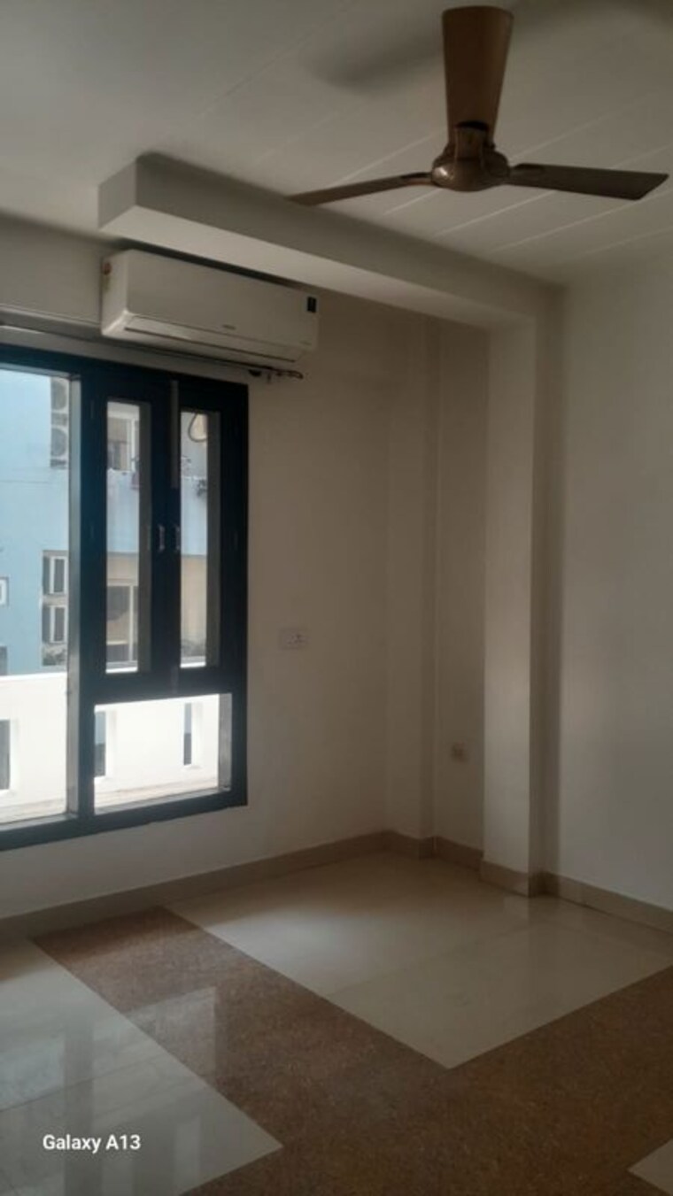 Room, unitech-south-city-ii 3 Bedroom 1600 Sq.Ft. Builder Floor In Sector 50 Gurgaon 10235493